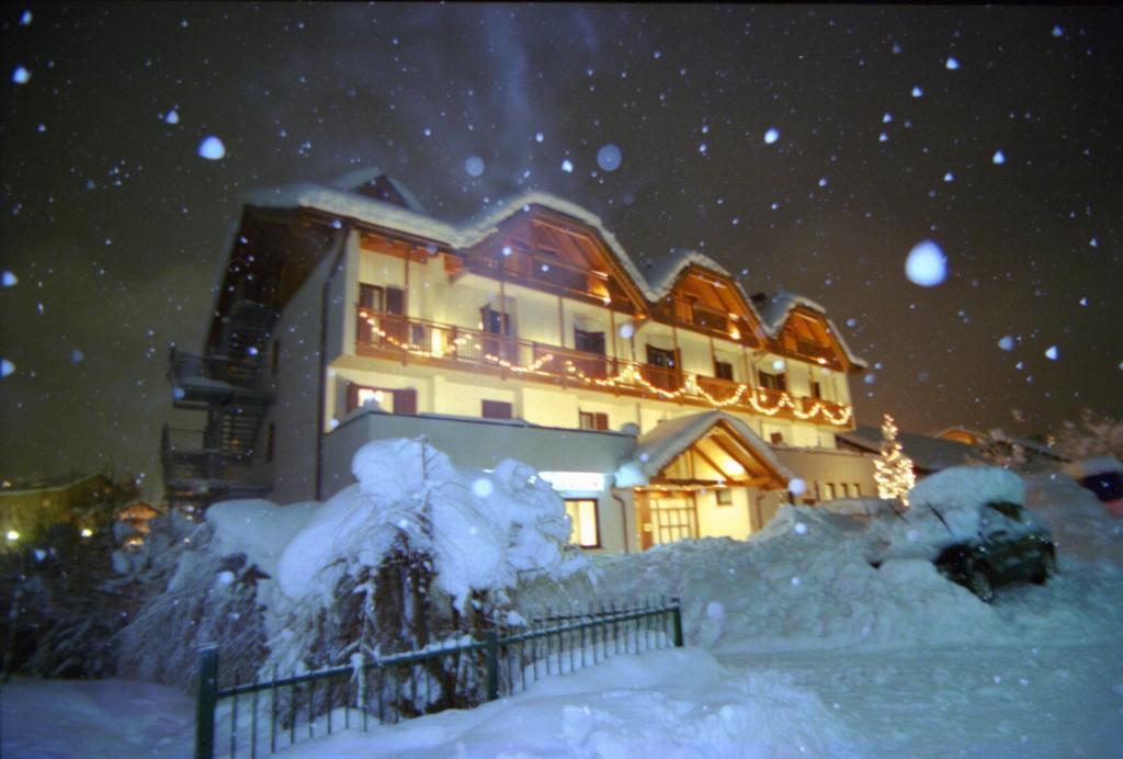 Hotel Canada Andalo Eksteriør billede